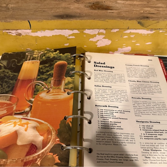 Vintage Better Homes & Gardens New Cook Book 1984 5-Ring Binder 9th Edition - Picture 10 of 12